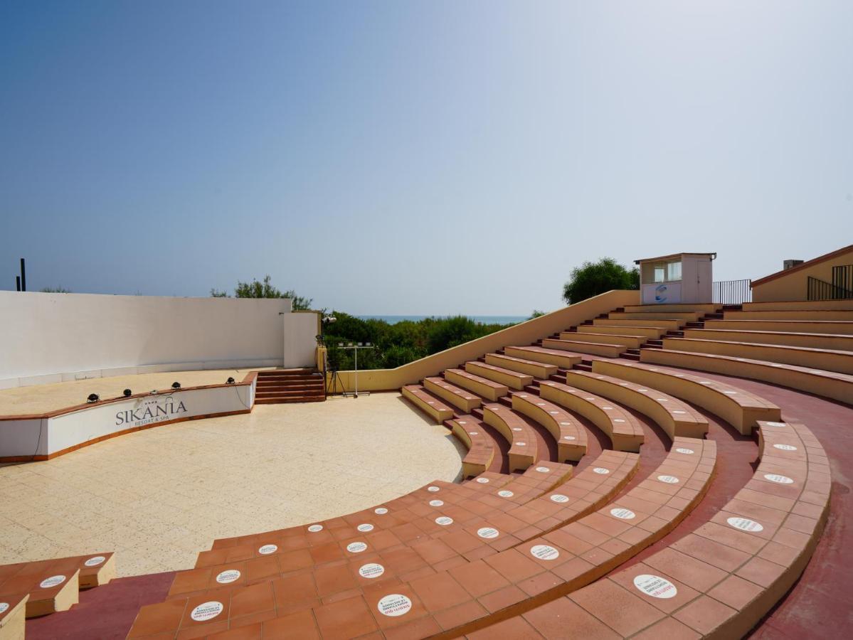 Sikania Eco Resort 4*